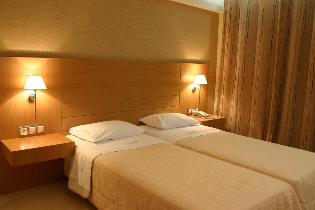 Deves Hotel Nafplio Ruang foto