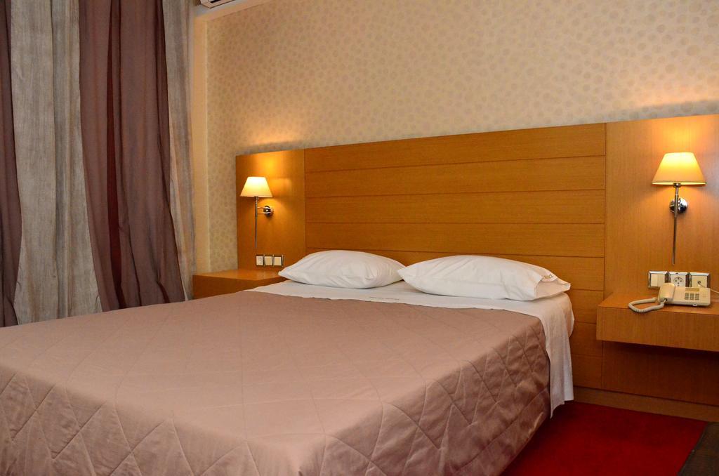 Deves Hotel Nafplio Bagian luar foto