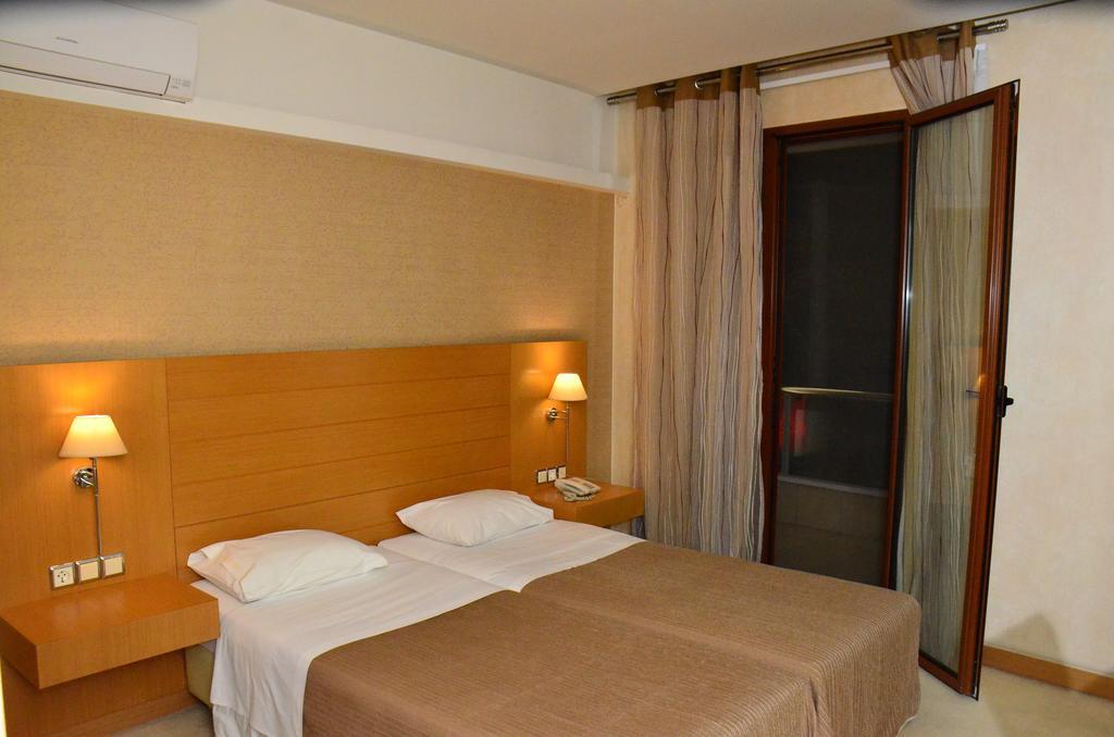 Deves Hotel Nafplio Bagian luar foto