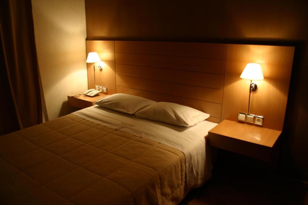 Deves Hotel Nafplio Ruang foto